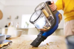 Philips SpeedPro Max 2-in-1 Kabelloser Staubsauger, 360°-Saugdüse, 25.2 V, 60 Min. Akku, Blau (XC8045/01) -Staubsauger Förderung 1d559f9362f8e40c865d2a62ba63df88