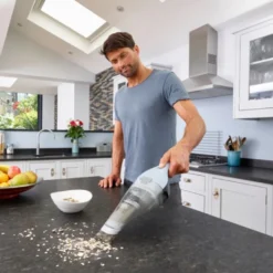 Black & Decker NVC215W Dustbuster, Eisblau -Staubsauger Förderung 62b5f8b258a27235734f0831f5f094cb