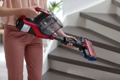 Philips SpeedPro Max 2-in-1 Kabelloser Staubsauger, 360°-Saugdüse, 25.2 V, 65 Min. Akku Laufzeit, Rot (XC7042/01) -Staubsauger Förderung c25401d81bb28fe8107620e658379e05